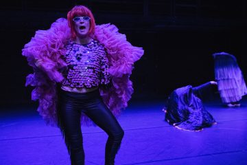 Helsingin Kaupunginteatteri – Kolme teosta kontaktista – Soidinmenot – Kuvassa Inka Tiitinen – Kuva Kai Kuusisto