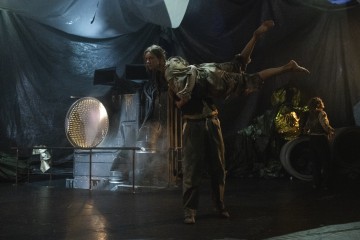 Helsingin Kaupunginteatteri – HDC – Lomonosovin Moottori – Kuva Kai Kuusisto