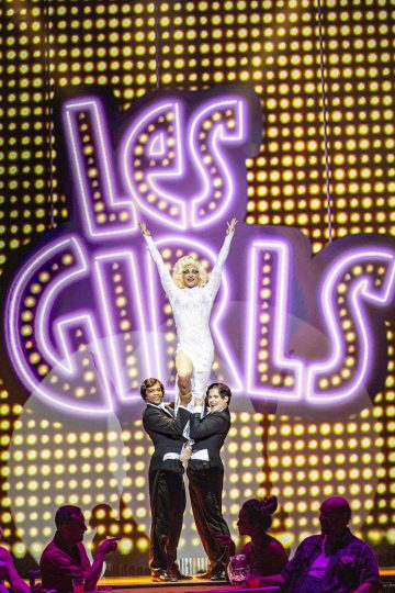 Helsingin Kaupunginteatteri – Priscilla, aavikon kuningatar – Kuvassa Lauri Mikkola, Roderick Kabanga, Jack Johansson, Martti Manninen, Raili Raitala, Risto Kaskilahti – Kuva Robert Seger