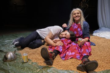 Helsingin Kaupunginteatteri – Vaarallisia suhteita – Kuvassa Mikko Virtanen ja Riitta Havukainen – Kuva Harri Hinkka