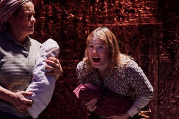 Helsingin Kaupunginteatteri – Lilla Teatern – Min fantastiska väninna – På bilden Ursula Salo och Pia Andersson – Foto Ilkka Saastamoinen