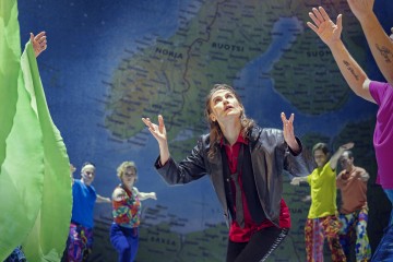 Helsingin Kaupunginteatteri – Asmodeus – Kuvassa Vappu Nalbantoglu – Kuva Otto-Ville Väätäinen