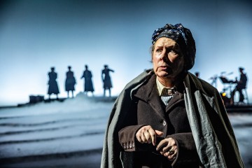 Helsingin Kaupunginteatteri – Ei kertonut katuvansa – Kuvassa Aino Seppo – Kuva Robert Seger