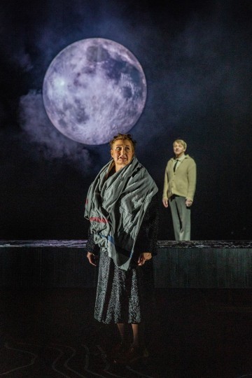 Helsingin Kaupunginteatteri – Ei kertonut katuvansa – Kuvassa Heidi Herala ja Rauno Ahonen – Kuva Robert Seger