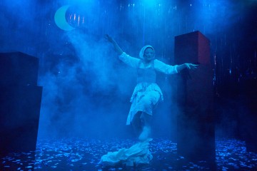 Lilla Teatern – Figaros bröllop – På bilden Minni Gråhn  – Foto Linus Lindholm