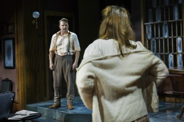 Helsingin Kaupunginteatteri – Hiirenloukku – Kuvassa Severi Saarinen ja Elina Keinonen – Kuva Otto-Ville Väätäinen