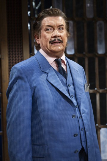 Helsingin Kaupunginteatteri – Hiirenloukku – Kuvassa Santeri Kinnunen – Kuva Otto-Ville Väätäinen