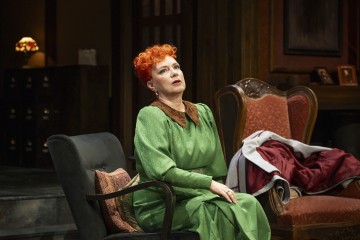 Helsingin Kaupunginteatteri – Hiirenloukku – Kuvassa Helena Haaranen – Kuva Otto-Ville Väätäinen