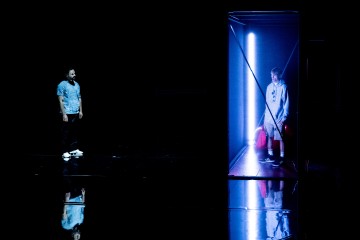 Helsingin Kaupunginteatteri - Kuka tappoi bambin? - Kuvassa: Pyry Nikkilä ja Jaakko Hutchings -
Kuvaaja: Noora Geagea