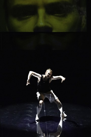 Helsingin Kaupunginteatteri - Kuka tappoi bambin? - Kuvassa: Justus Pienmunne -
Kuvaaja: Noora Geagea