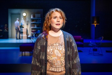 Helsingin Kaupunginteatteri – Rakas Evan Hansen – Kuvassa Riikka Riikonen – Kuva Otto-Ville Väätäinen