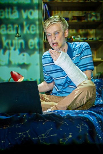 Helsingin Kaupunginteatteri – Rakas Evan Hansen – Kuvassa Julius Suominen – Kuva Otto-Ville Väätäinen