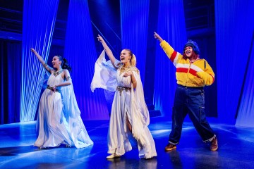 Helsingin Kaupunginteatteri - Lumikuningatar/Shed - Kuvaaja: Robert Seger