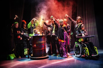 Helsingin Kaupunginteatteri - Lumikuningatar/Shed - Kuvaaja: Robert Seger