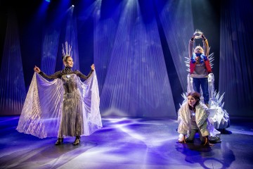 Helsingin Kaupunginteatteri - Lumikuningatar/Shed - Kuvaaja: Robert Seger