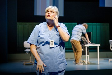 Helsingin Kaupunginteatteri – Rakas Evan Hansen – Kuvassa Nina Tapio – Kuva Otto-Ville Väätäinen