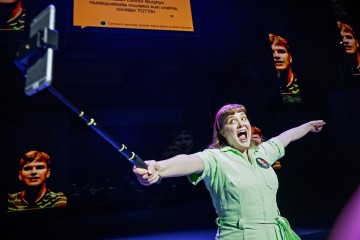 Helsingin Kaupunginteatteri – Rakas Evan Hansen – Kuvassa Lumi Aunio – Kuva Otto-Ville Väätäinen