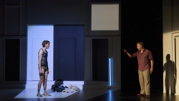 Lilla Teatern – Röda rummet – På bilden Mikko Kauppila, Riko Eklundh – Foto Ilkka Saastamoinen