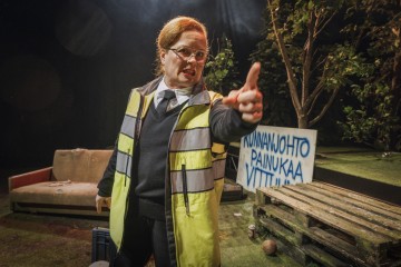 Helsingin Kaupunginteatteri – Jerusalem – Kuvassa	Ursula Salo – Kuva Otto-Ville Väätäinen