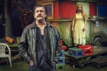 Helsingin Kaupunginteatteri – Jerusalem – Kuvassa	Santeri Kinnunen ja Mitra Matouf – Kuva Otto-Ville Väätäinen