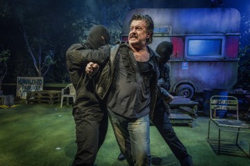 Helsingin Kaupunginteatteri – Jerusalem – Kuvassa Santeri Kinnunen – Kuva Otto-Ville Väätäinen