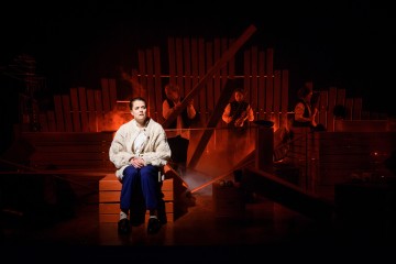 Lilla Teatern – Katrina – På bilden Emma Klingenberg, Aili Järvelä, Ulriikka Heikinheimo och Senni Valtonen – Foto Cata Portin