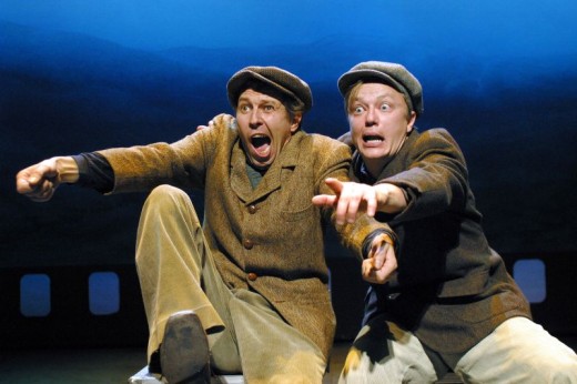 Tuhannes Kiviä taskussa -esitys joulukuussa – ennätykset rikkonut kestosuosikki jatkaa ohjelmistossa enää vuoden 2026 loppuun