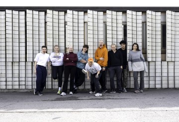 Helsingin Kaupunginteatteri - TeaK - Maratontanssit -
Kuvassa: Veeti Vekola, Nomi Enckell, Aino Sihvonen, Toni Nikka, Meri Luukkanen, Lauri Qvick, Aapo Salonen, Youssef Asad Alkhatib ja Tellervo Jalas - Kuvaaja: Noora Geagea