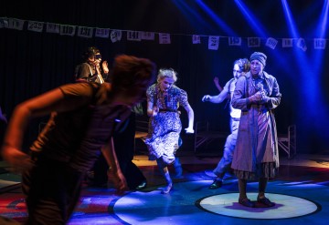 Helsingin Kaupunginteatteri – Maratontanssit – Kuva Noora Geagea