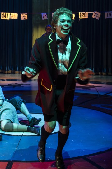 Helsingin Kaupunginteatteri – Maratontanssit – Kuvassa Veeti Vekola – Kuva Noora Geagea