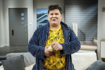 Helsingin Kaupunginteatteri – Ilmasta rahaa – Kuvassa Janne Kataja – Kuva Otto-Ville Väätäinen