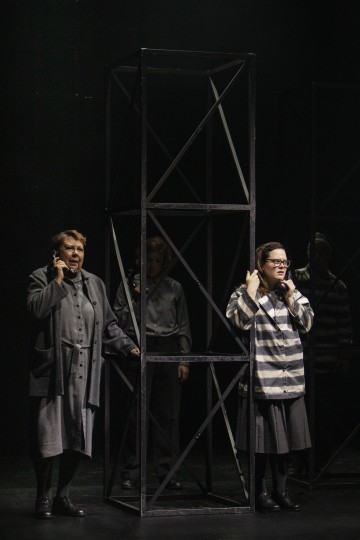 Lilla Teatern – Dancer in the Dark – På bilden 	Pia Runnakko och Lumi Aunio – Foto Heli Blåfield