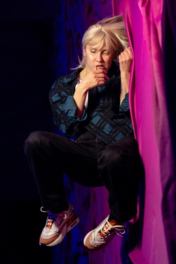 Helsingin Kaupunginteatteri – Ilon aika – Kuvassa Vappu Nalbantoglu  – Kuva Katri Naukkarinen