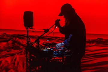 Helsingin Kaupunginteatteri – Ilon aika – Kuvassa Islaja – Kuva Katri Naukkarinen