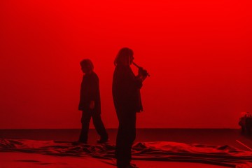 Helsingin Kaupunginteatteri – Ilon aika – Kuvassa Ursula Salo, Jouko Klemettilä – Kuva Katri Naukkarinen