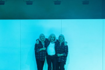 Helsingin Kaupunginteatteri – Ilon aika – Kuvassa Jouko Klemettilä, Rauno Ahonen, Heidi Herala  – Kuva Katri Naukkarinen