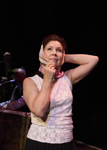 Helsingin Kaupunginteatteri – Nainen aina parhaassa iässä – Kuvassa Aino Seppo – Kuva Ilkka Saastamoinen