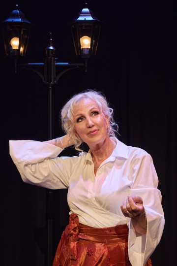 Helsingin Kaupunginteatteri – Nainen aina parhaassa iässä – Kuvassa Merja Larivaara – Kuva Ilkka Saastamoinen