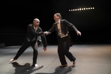 Helsingin Kaupunginteatteri – Silence – Kuvassa Jyrki Kasper, Minna Kaaronen – Kuva Petra Kuha