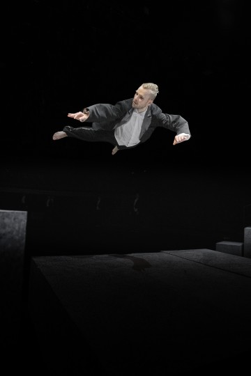 Helsingin Kaupunginteatteri – Silence – Kuvassa Kalle Lähde – Kuva Petra Kuha