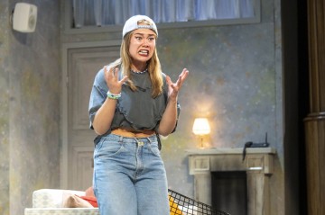 Helsingin Kaupunginteatteri – Yllätysvieras – Kuvassa Ronja Keiramo – Kuva Tuomo Manninen