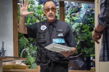 Helsingin Kaupunginteatteri – Yllätysvieras – Kuvassa Pekka Huotari – Kuva Tuomo Manninen