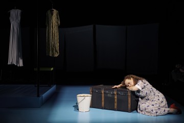 Helsingin Kaupunginteatteri – Lempi – Kuvassa Ursula Salo – Kuva Sami Heiskanen