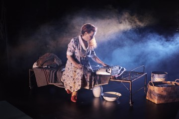 Helsingin Kaupunginteatteri – Lempi – Kuvassa Ursula Salo – Kuva Sami Heiskanen