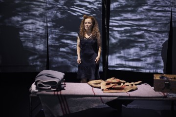 Helsingin Kaupunginteatteri – Lempi – Kuvassa Ursula Salo – Kuva Sami Heiskanen