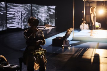 Helsingin Kaupunginteatteri – Lempi – Kuvassa Vappu Nalbantoglu, Sauli Suonpää, Ursula Salo – Kuva Sami Heiskanen