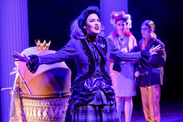 Helsingin Kaupunginteatteri – Prinsessa Ruusunen paluu tulevaisuuteen – Kuva Cata Portin