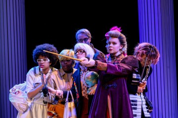 Helsingin Kaupunginteatteri – Prinsessa Ruusunen paluu tulevaisuuteen – Kuva Cata Portin