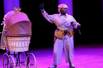 Helsingin Kaupunginteatteri – Prinsessa Ruusunen paluu tulevaisuuteen – Kuva Cata Portin