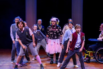 Helsingin Kaupunginteatteri – Prinsessa Ruusunen paluu tulevaisuuteen – Kuva Cata Portin